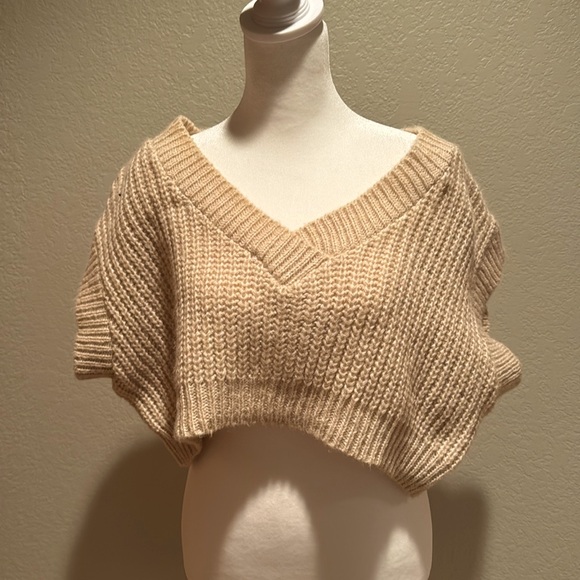 Size small Nasty Gal crop short sleeve sweater - Picture 2 of 4